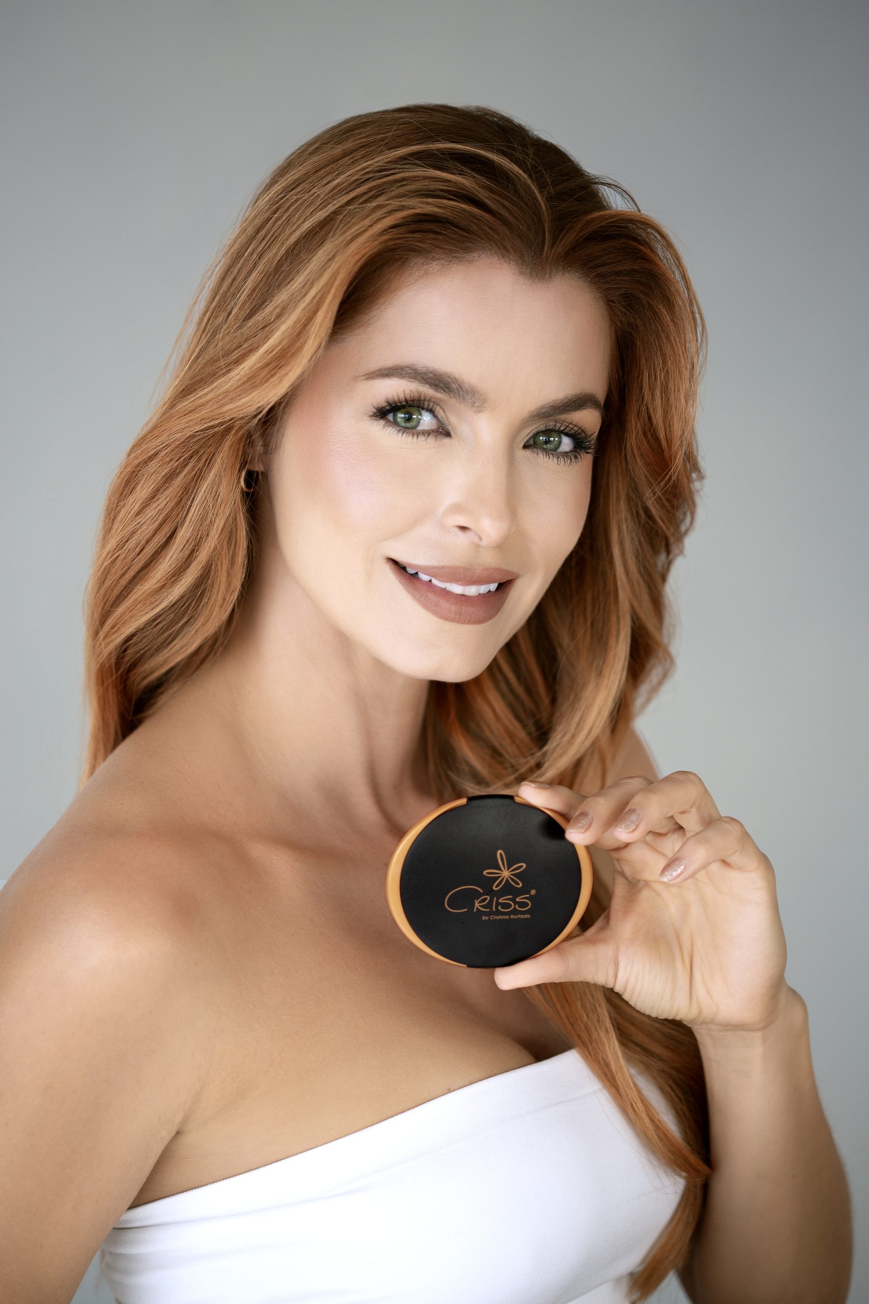 Polvos Compactos Criss Bronce